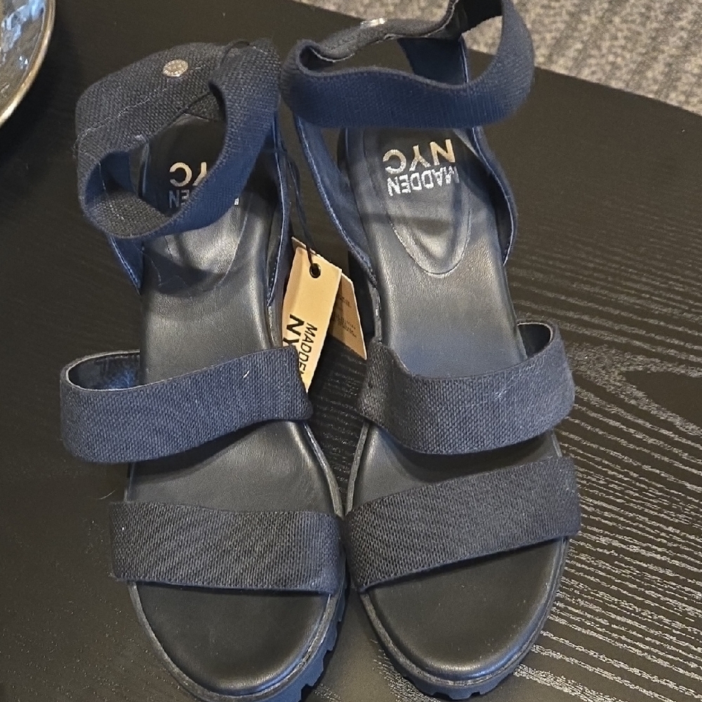 ⛱️Madden NYC Women's Black Sandals Size 10 - Picture 1 of 8